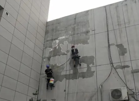 旌阳楼顶漏水维修公司分享下旌阳外墙防水的注意事项
