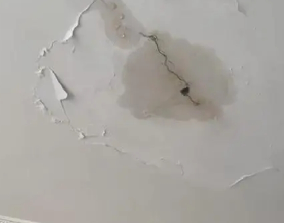 旌阳阳台漏水维修公司分享下屋面防水工程质量问题原因分析
